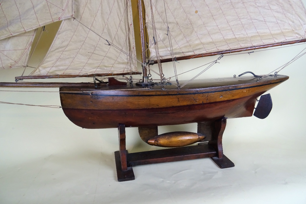 Antique Edwardian Pond Yacht (2).JPG